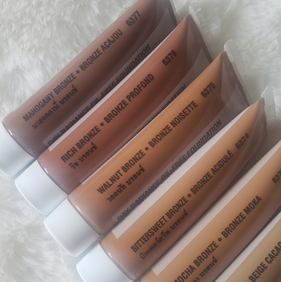 🆕️MK- Day Radiance Foundation Formula 3 - Picture 4 of 8